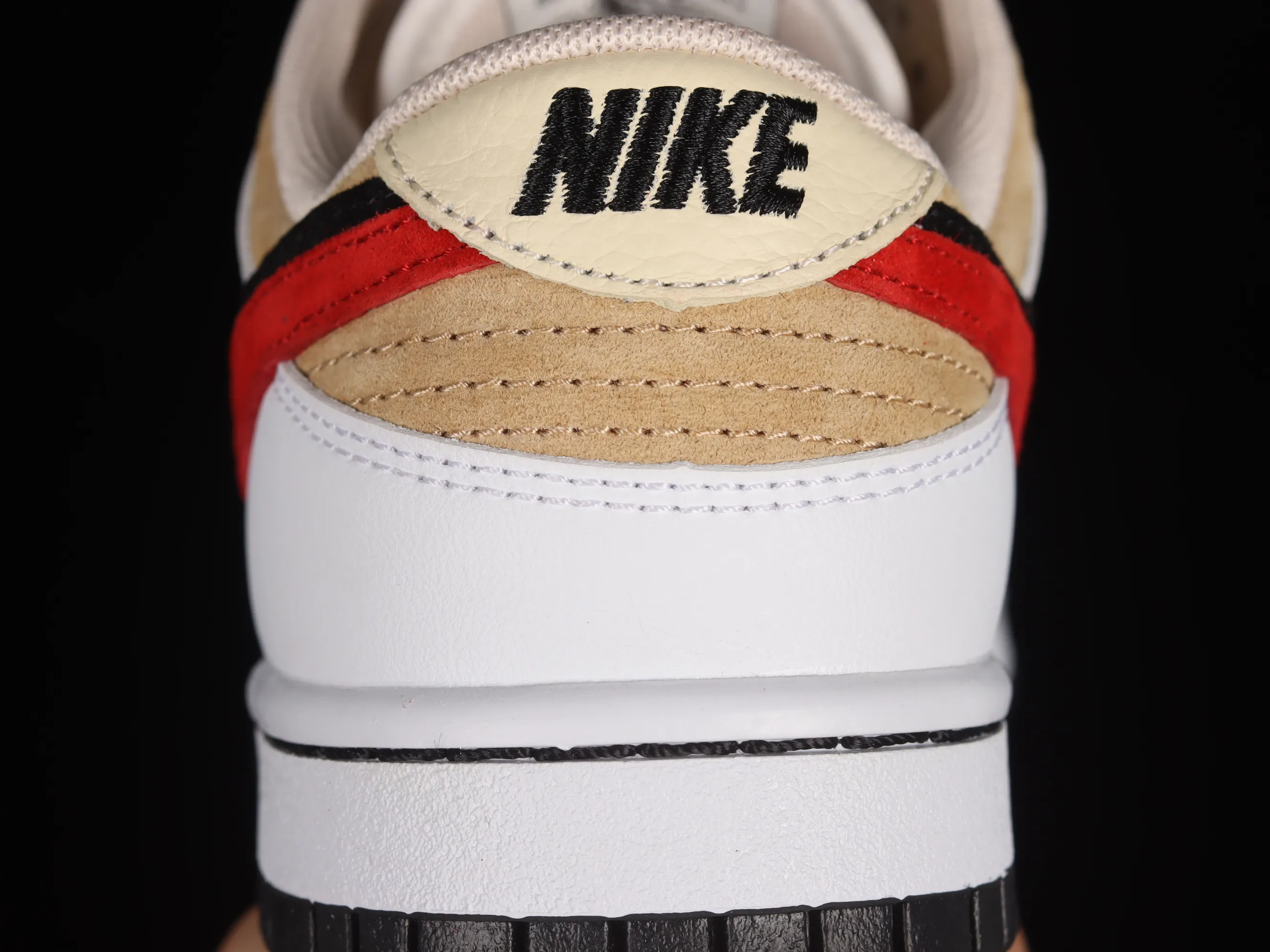 All categories Nk SB Dunk Series Nk SB Dunk Low low-top sneakers Otomo Katsuhiro x Nk SB Dunk Low "Steamboy OST" Otomo Katsuhiro co-branded double hook SB low-top sports and leisure sneakers CT2552-288